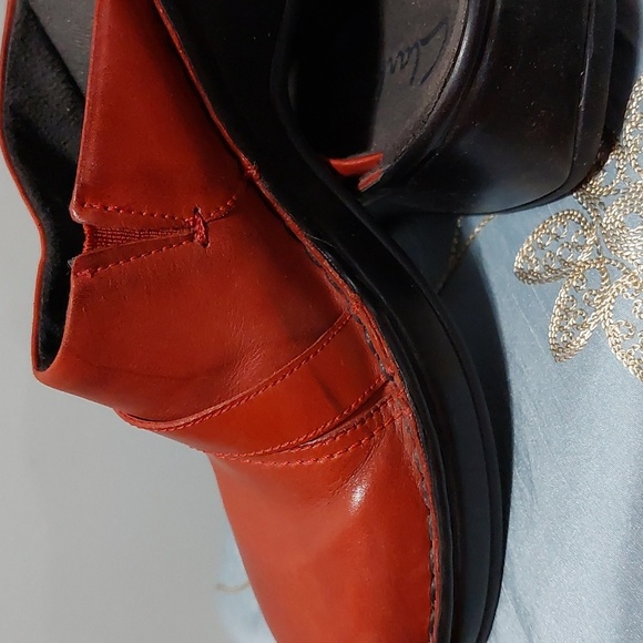 Clark's Leather Slip On Shoes Clogs Size 6 M - Picture 4 of 13